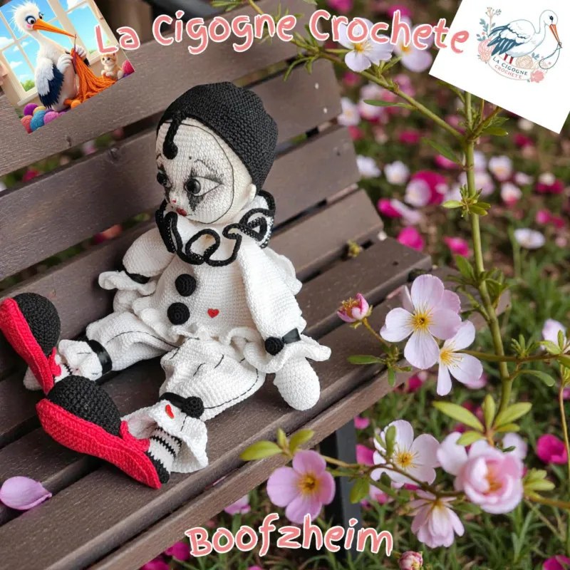 Pierrot crochet fait main poupée artisanale