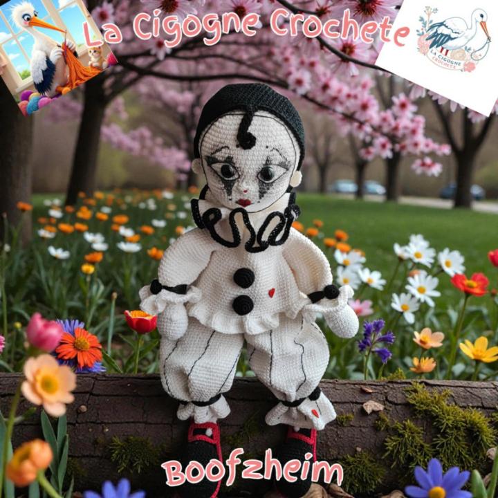 Pierrot crochet fait main poupée artisanale