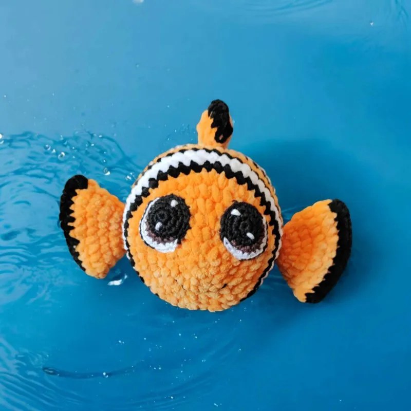 Poisson clown crochet fait main peluche artisanale