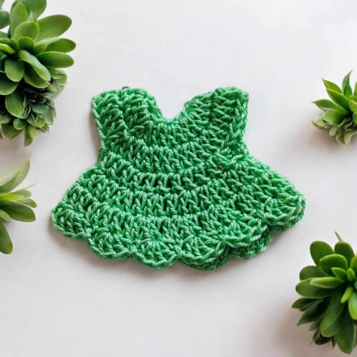 Applique robe crochet fait main modèle 1