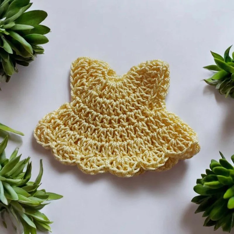 Applique robe crochet fait main modèle 3