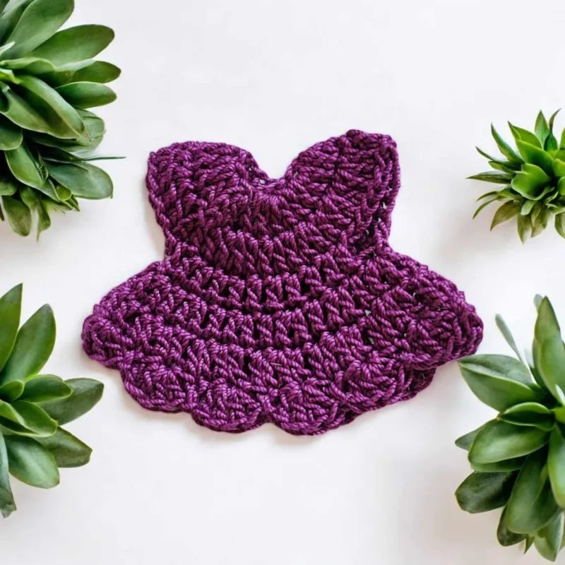 Applique robe crochet fait main modèle 4