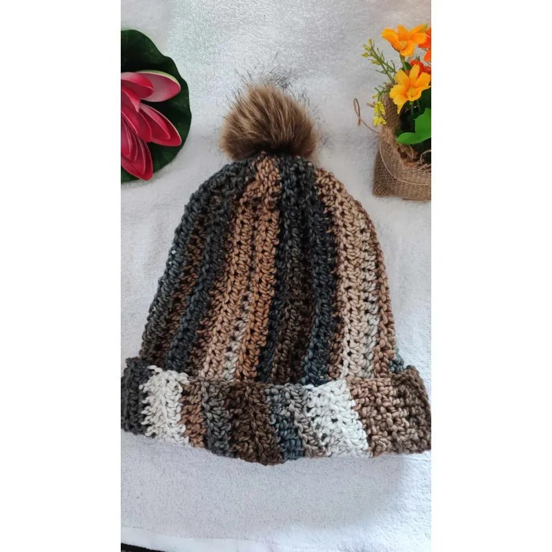 Bonnet adulte crochet fait main modele 1