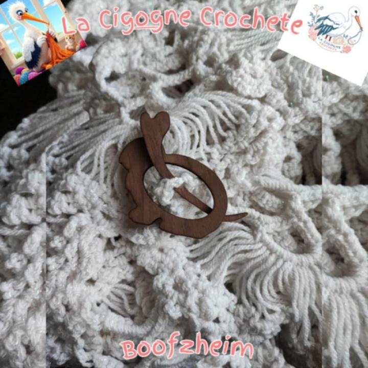 Broche lapin pour chale en bois