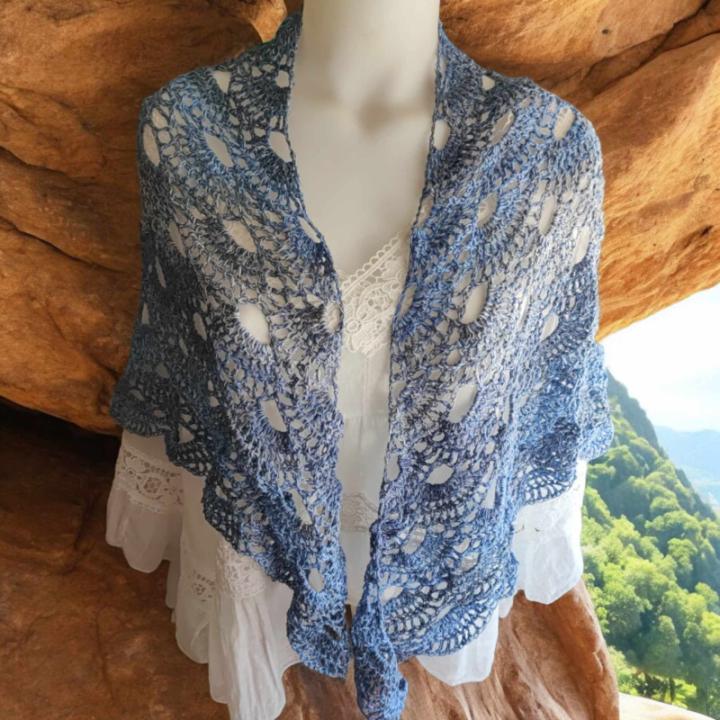 Chale bleu crochet fait main modele 6