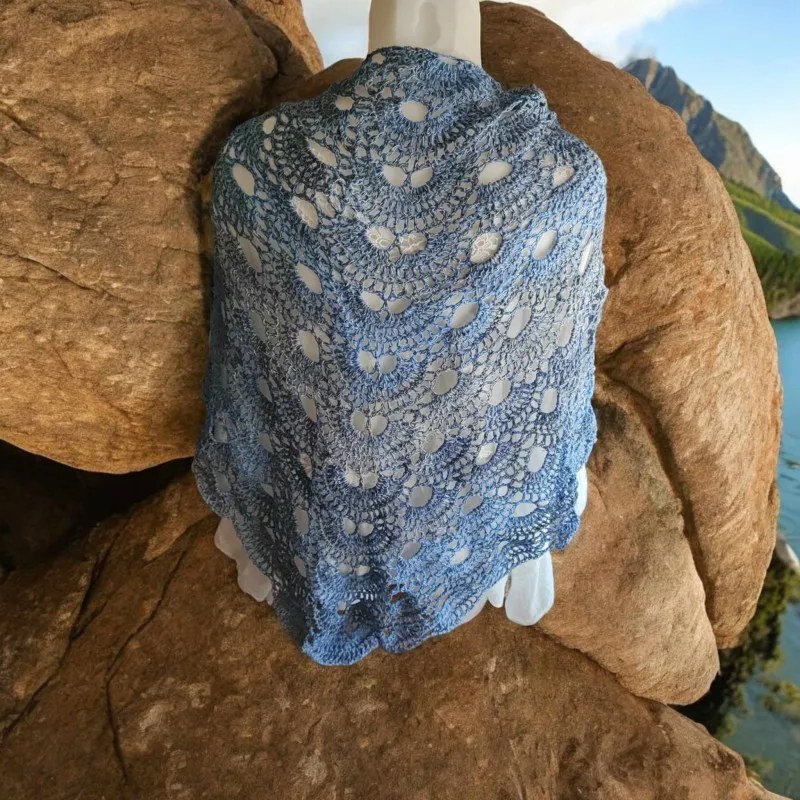 Chale bleu crochet fait main modele 6