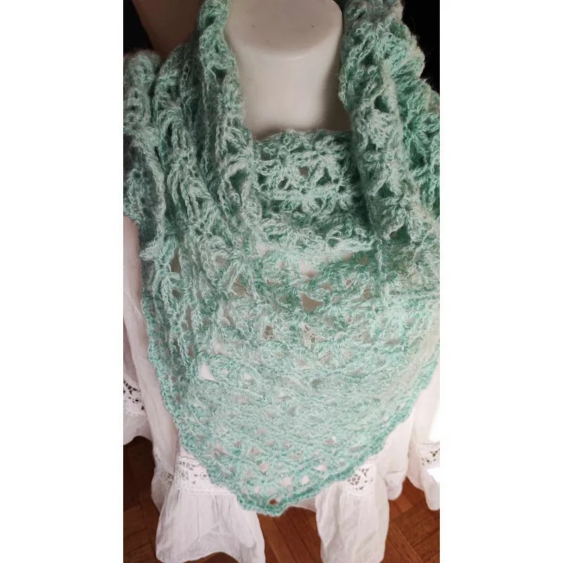 Chale crochet fait main modele 11