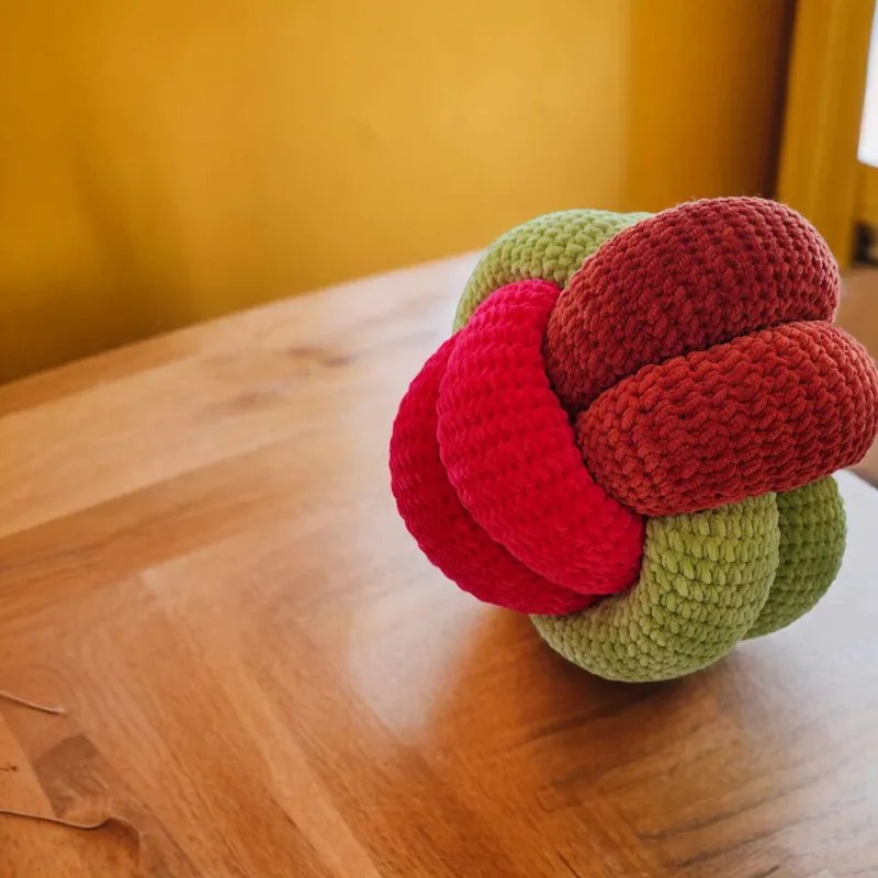 Coussin knot crochet fait main