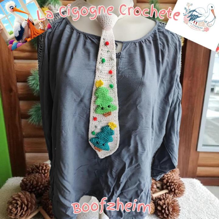 Cravate moche de Noel crochet fait main modele 1 blanche