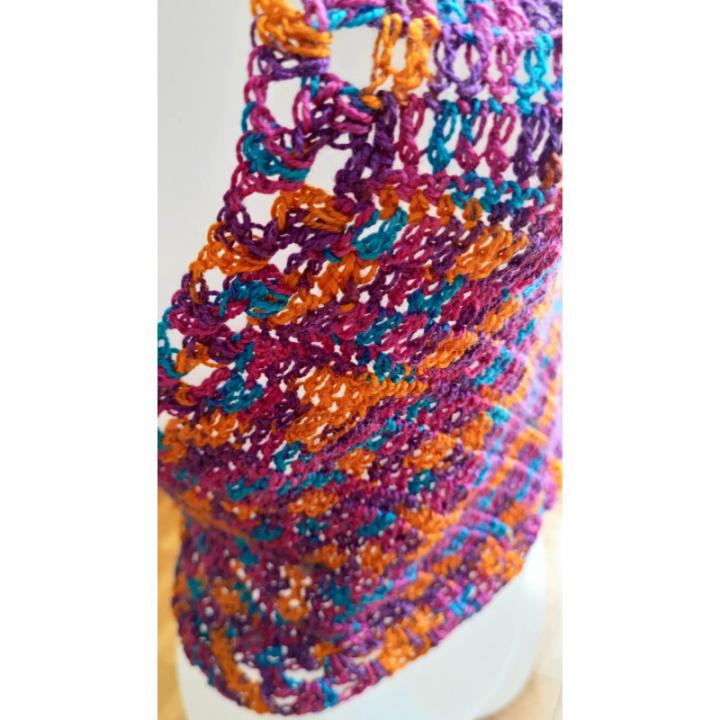 Haut crochet fait main modèle 2