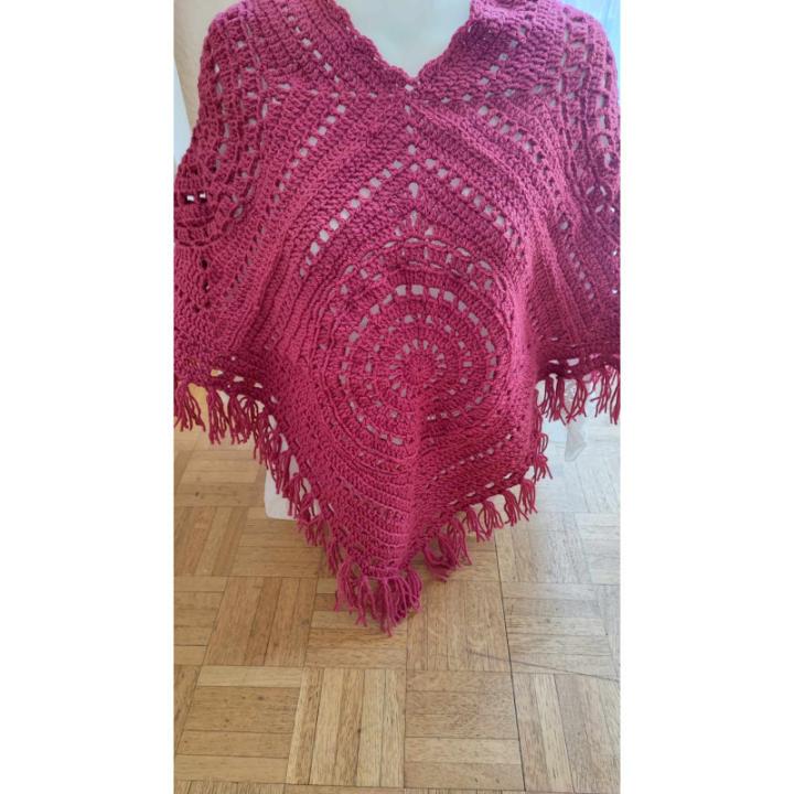 Poncho crochet fait main modèle 2