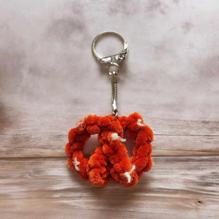 Porte clés bretzel crochet fait main