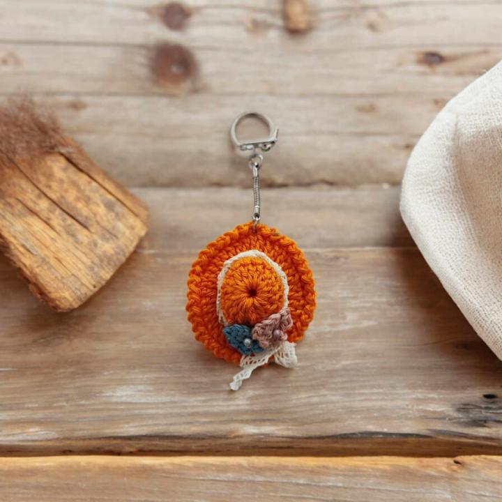 Porte clés chapeau crochet fait main modèle 7