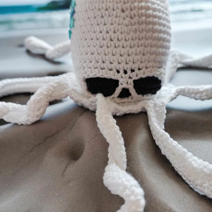 Poulpe effrayant modèle 4 crochet fait main