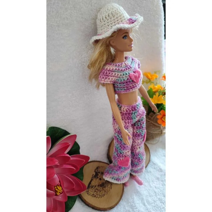 Vêtements Barbie modèle 1 crochet fait main