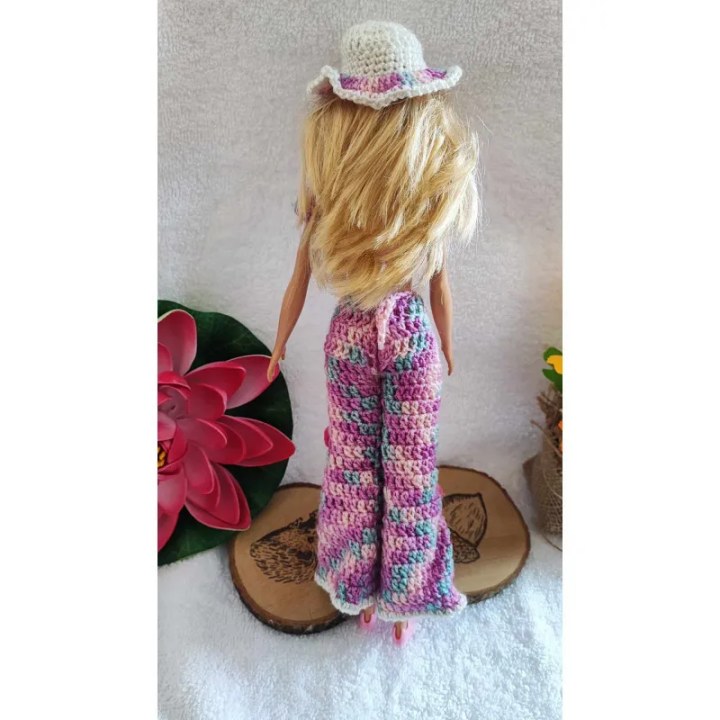 Vêtements Barbie modèle 1 crochet fait main
