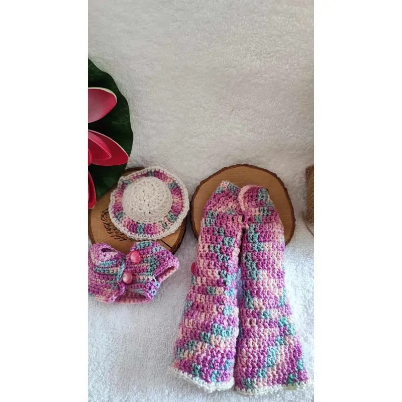 Vêtements Barbie modèle 1 crochet fait main
