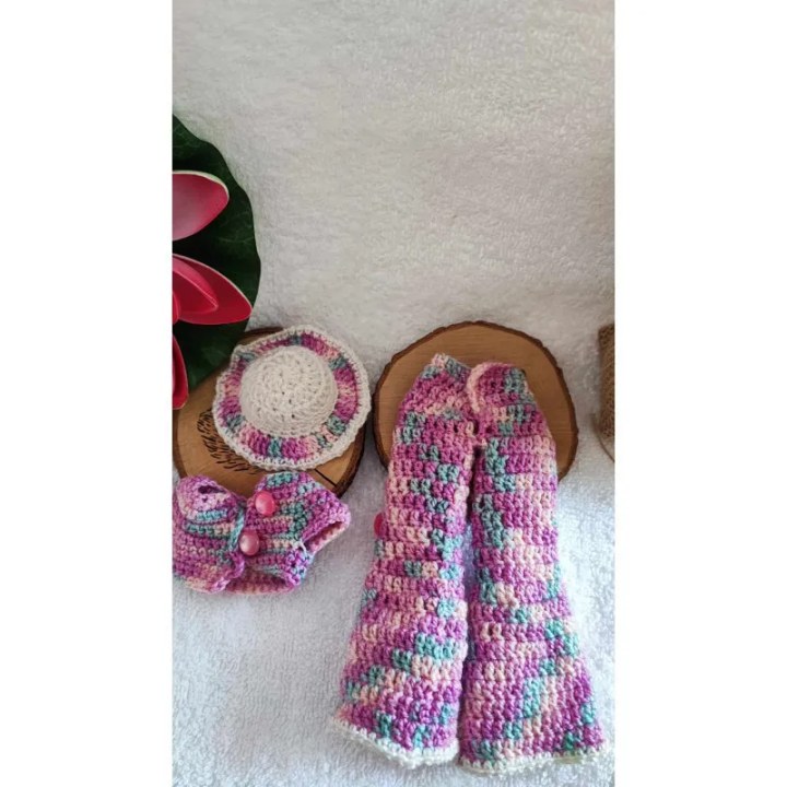 Vêtements Barbie modèle 1 crochet fait main