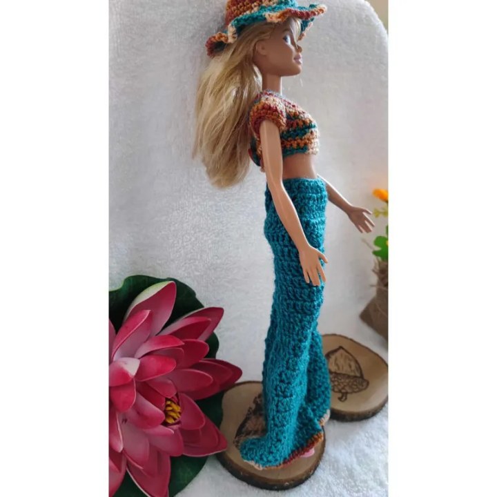 Vêtements Barbie modèle 3 crochet fait main