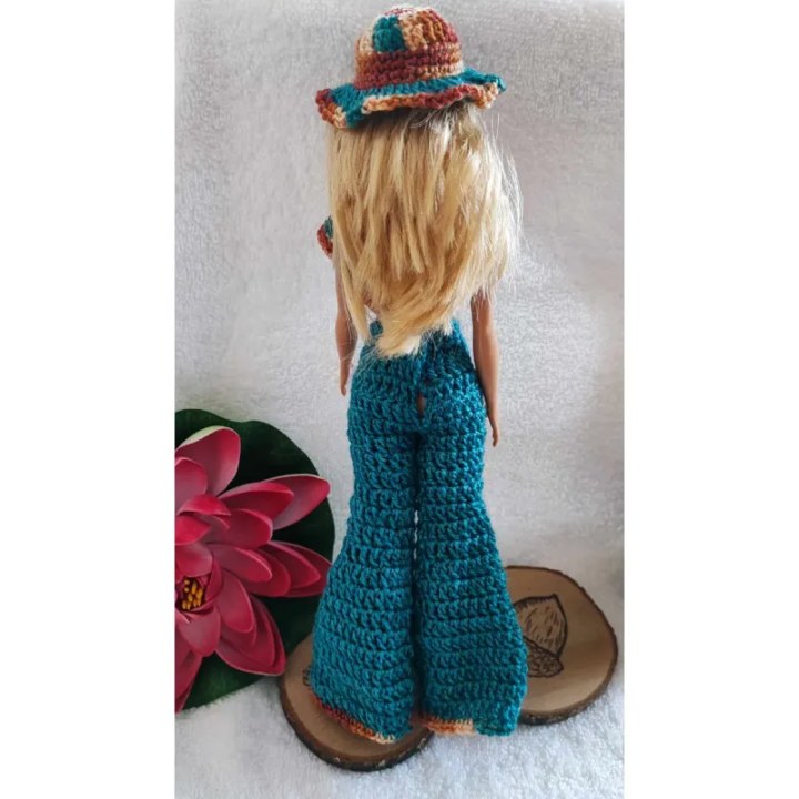Vêtements Barbie modèle 3 crochet fait main