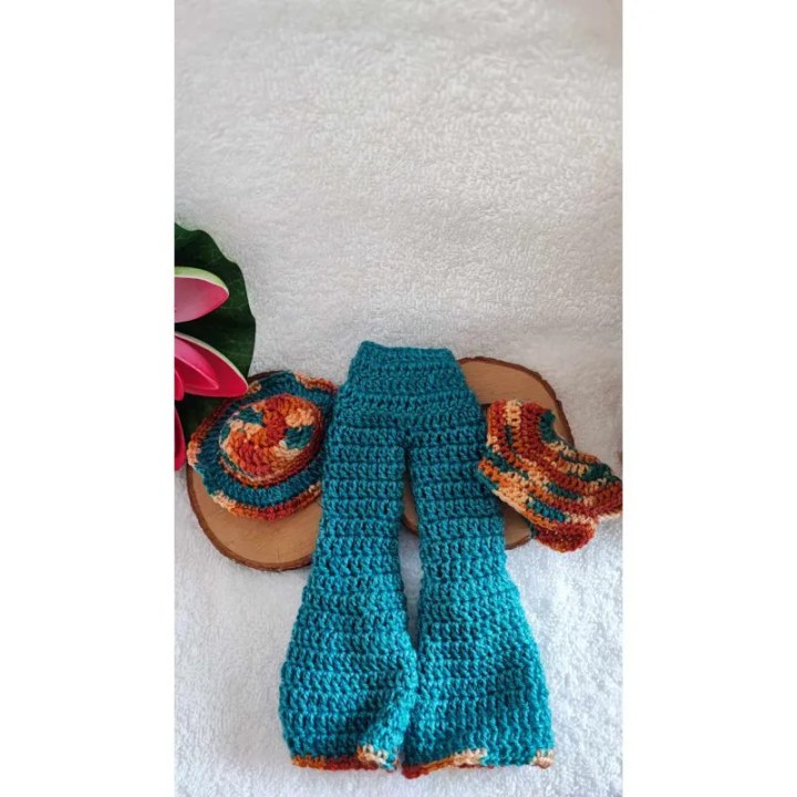 Vêtements Barbie modèle 3 crochet fait main