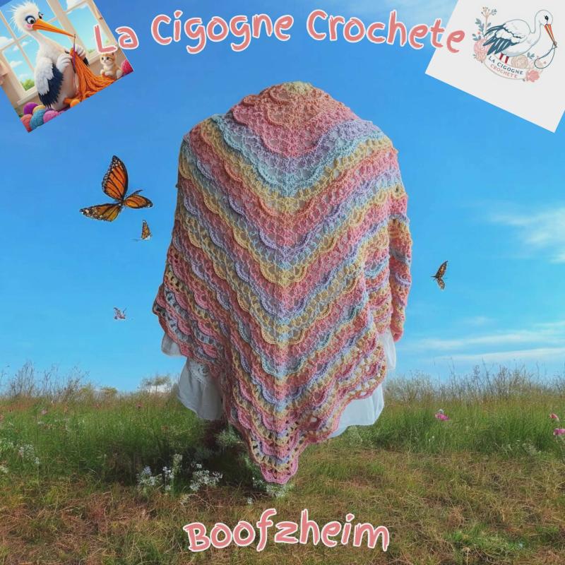châle crochet modèle 12 fait main porté de face La Cigogne Crochete