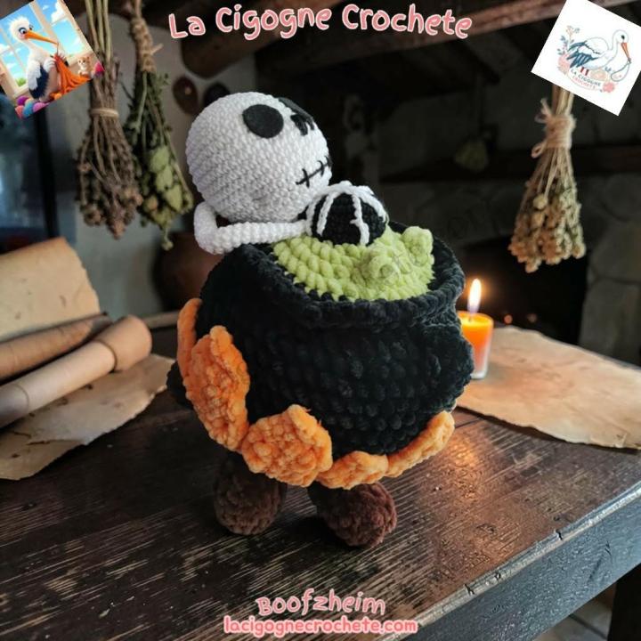 Decoration chaudron squelette crochet fait main Halloween