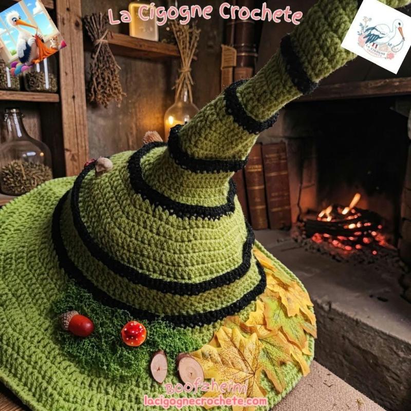 Chapeau de sorciere modele 9 au crochet avec feuilles champignon et ornements