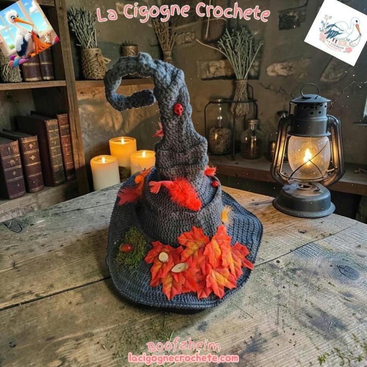 Chapeau de sorciere modele 10 au crochet avec feuilles automnales et ornements