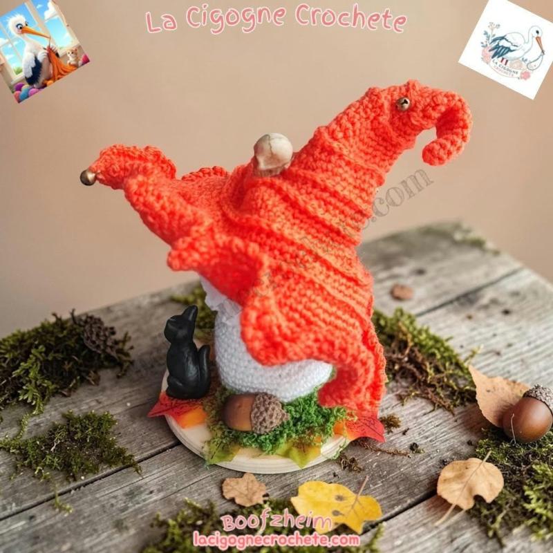 Champignon magique crochet modèle 9 rouge orangé avec crâne balai et chat noir