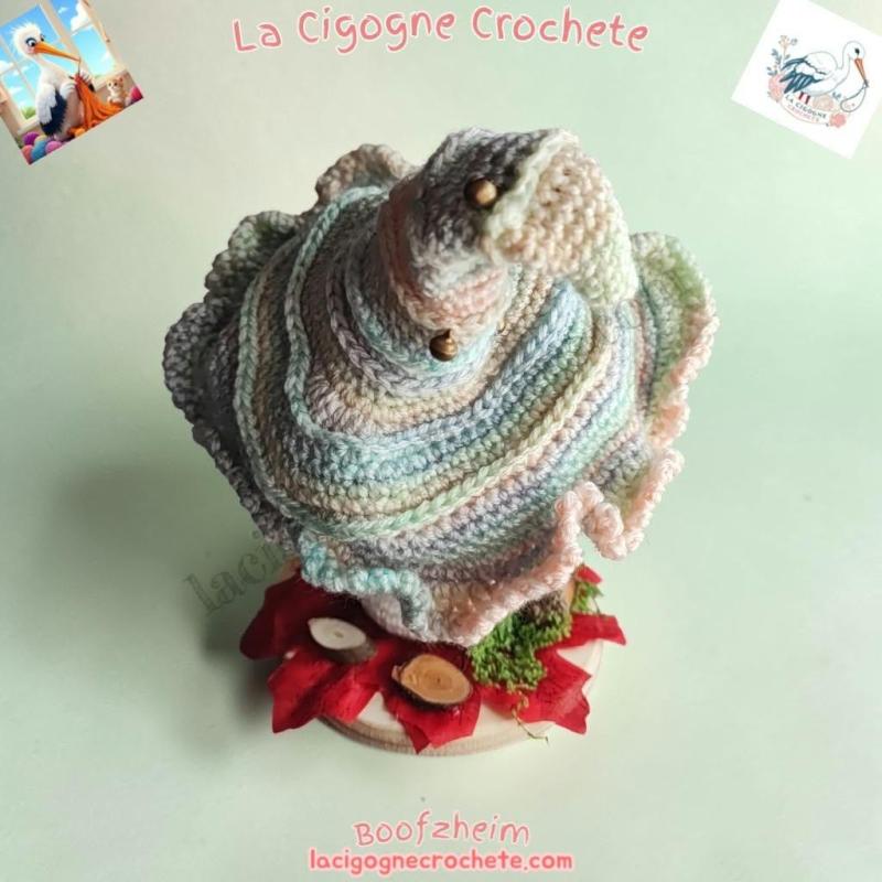 Champignon magique crochet modèle 11 vue de dessus chapeau ondulé pastel