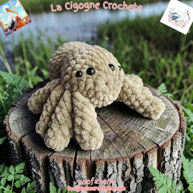Bébé araignée beige au crochet modèle 5 avec yeux noirs