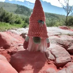 Gnome XXL crochet fait main grande figurine artisanale