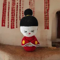 Kokeshi crochet fait main figurine japonaise artisanale