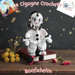 Pierrot crochet fait main poupée artisanale