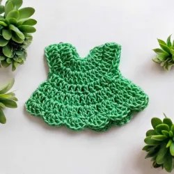 Applique robe crochet fait main modèle 1