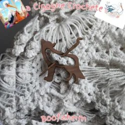 Broche loup pour chale en bois