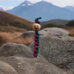 Porte-clés chenille modèle 5 crochet fait main