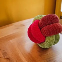 Coussin knot crochet fait main