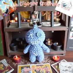 Porte clés poupée vaudou crochet fait main modèle 5