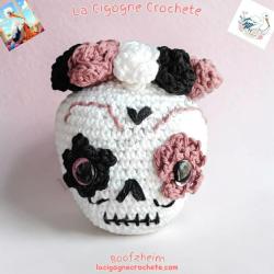 tête de mort au crochet modèle 2 figurine artisanale fait main La Cigogne Crochete