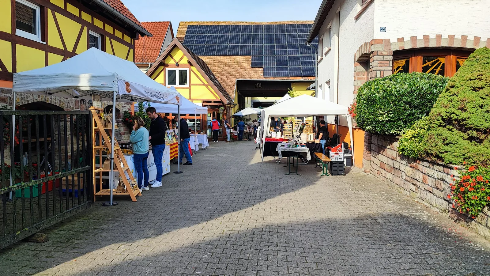 Ambiance artisanale et locale lors d’une journée porte ouverte
