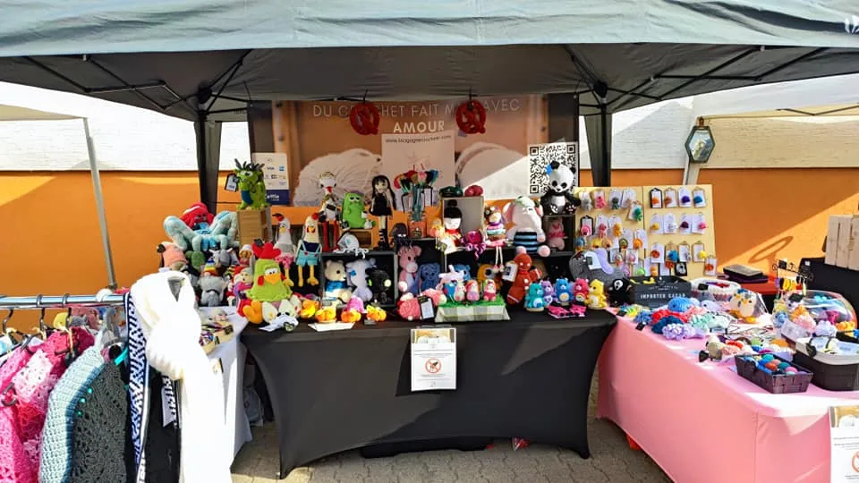 Stand La Cigogne Crochete lors d’une exposition artisanale